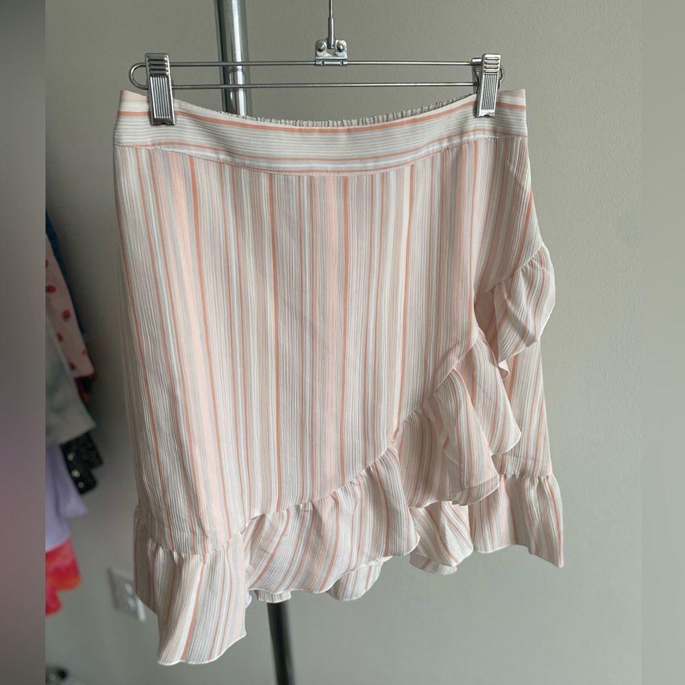 NWOT Lauren Conrad striped ruffle mini skirt.